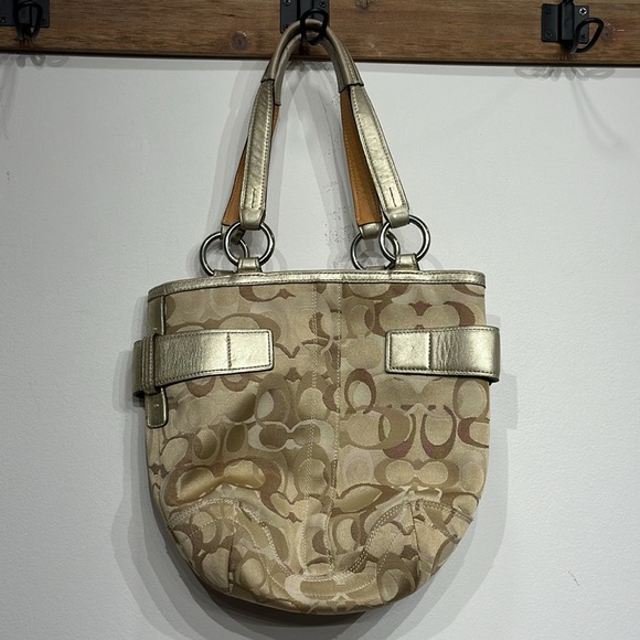 Coach optic signature bucket bag - Picture 2 of 13